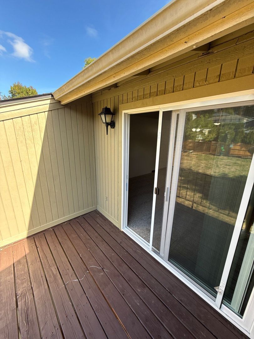 NW Salem, 1 Bed, 1 Bath, 2nd Floor Apartment, W/S/G Paid, AVAILABLE NOW! property image