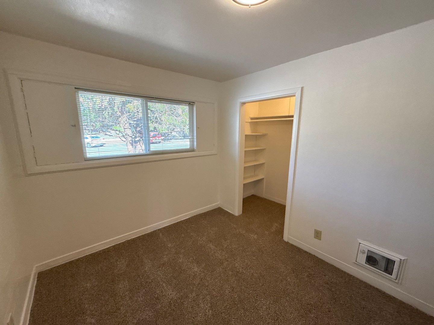 Delightful 1 Bed, 1 Bath, in Salem, 566 Sq Ft., Pet Friendly, AVAILABLE NOW! property image