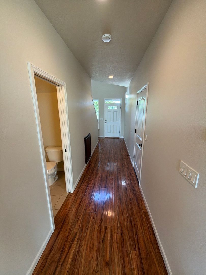 Aumsville 3 Bed 3 Bath Duplex, W/S Paid, AVAILABLE NOW! property image