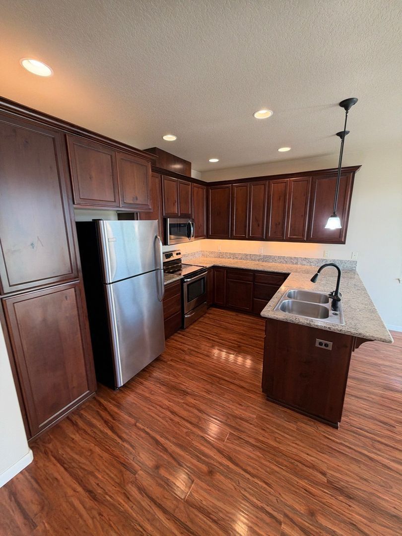 Aumsville 3 Bed 3 Bath Duplex, W/S Paid, AVAILABLE NOW! property image