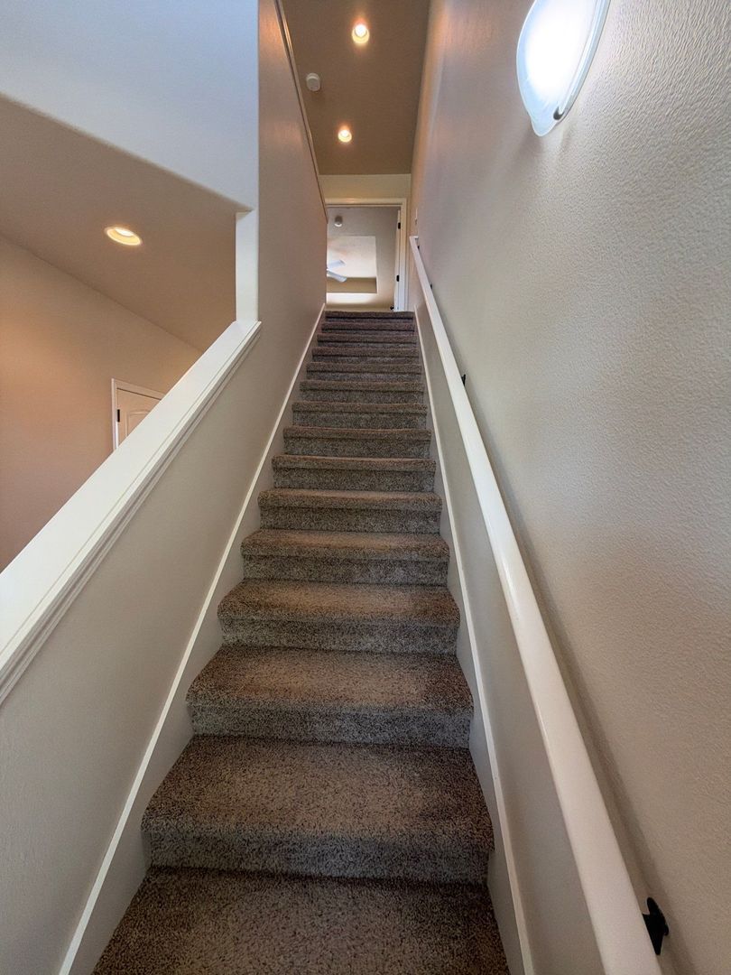 Aumsville 3 Bed 3 Bath Duplex, W/S Paid, AVAILABLE NOW! property image