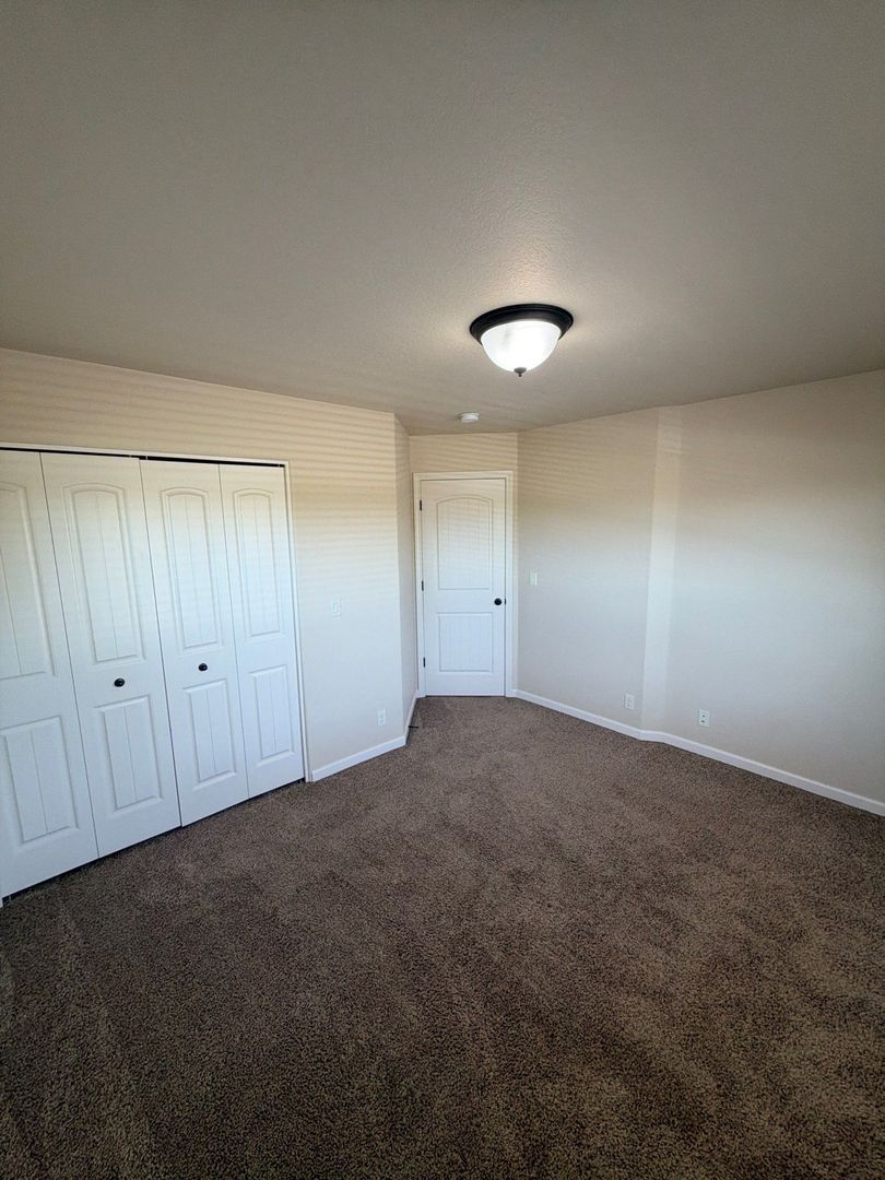 Aumsville 3 Bed 3 Bath Duplex, W/S Paid, AVAILABLE NOW! property image