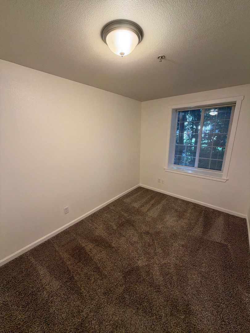 $1,195 First 3 Months, Mount Angel, 2 Bed, 1 Bath, 1st Floor Apartment, Pet Friendly, AVAILABLE NOW! property image