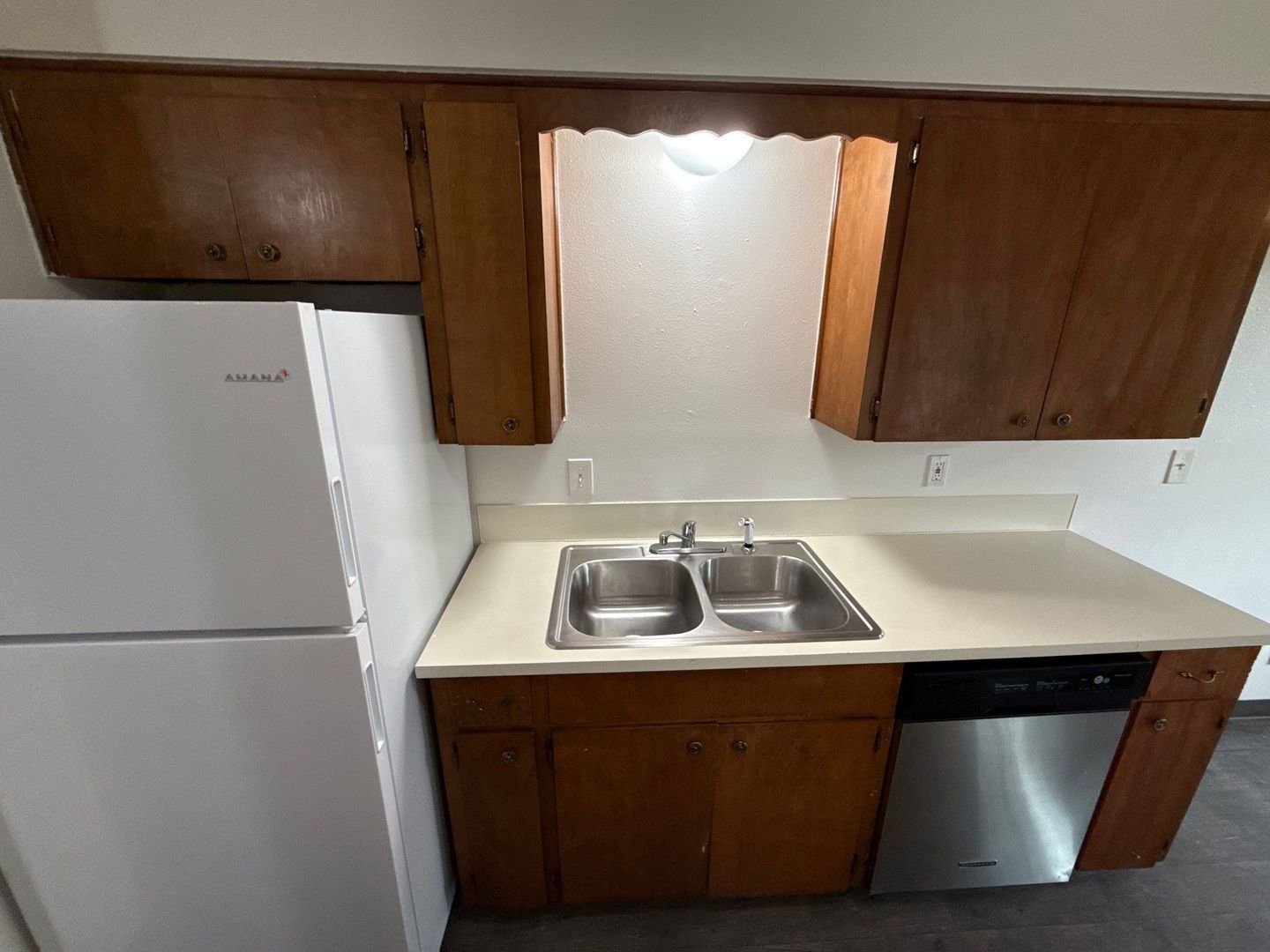 $1,095 First 6 Months, NE Salem 2 Bed 1 Bath 2nd Floor Apartment, W/S/G Paid | AVAILABLE NOW! property image