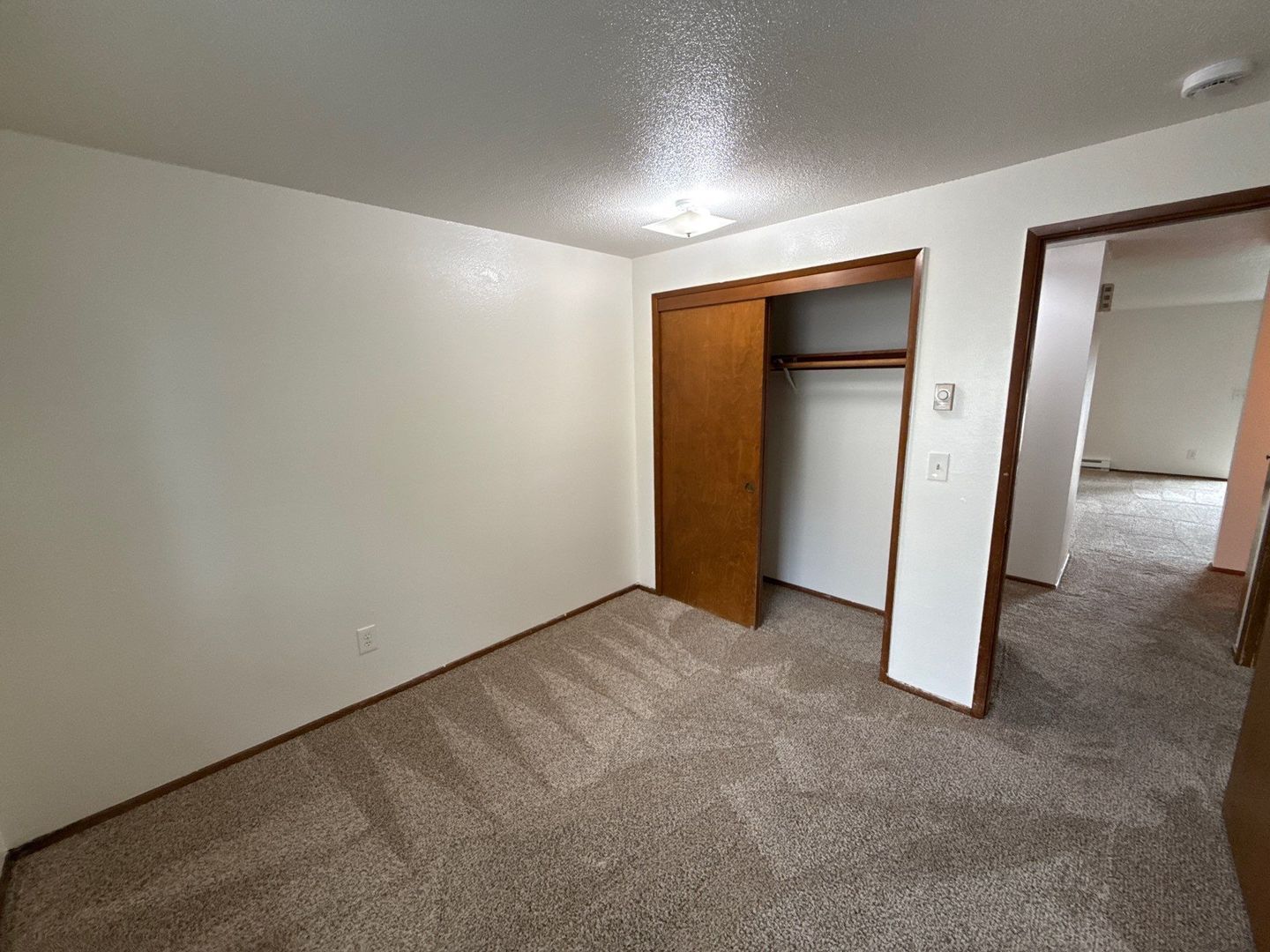 $1,095 First 6 Months, NE Salem 2 Bed 1 Bath 2nd Floor Apartment, W/S/G Paid | AVAILABLE NOW! property image