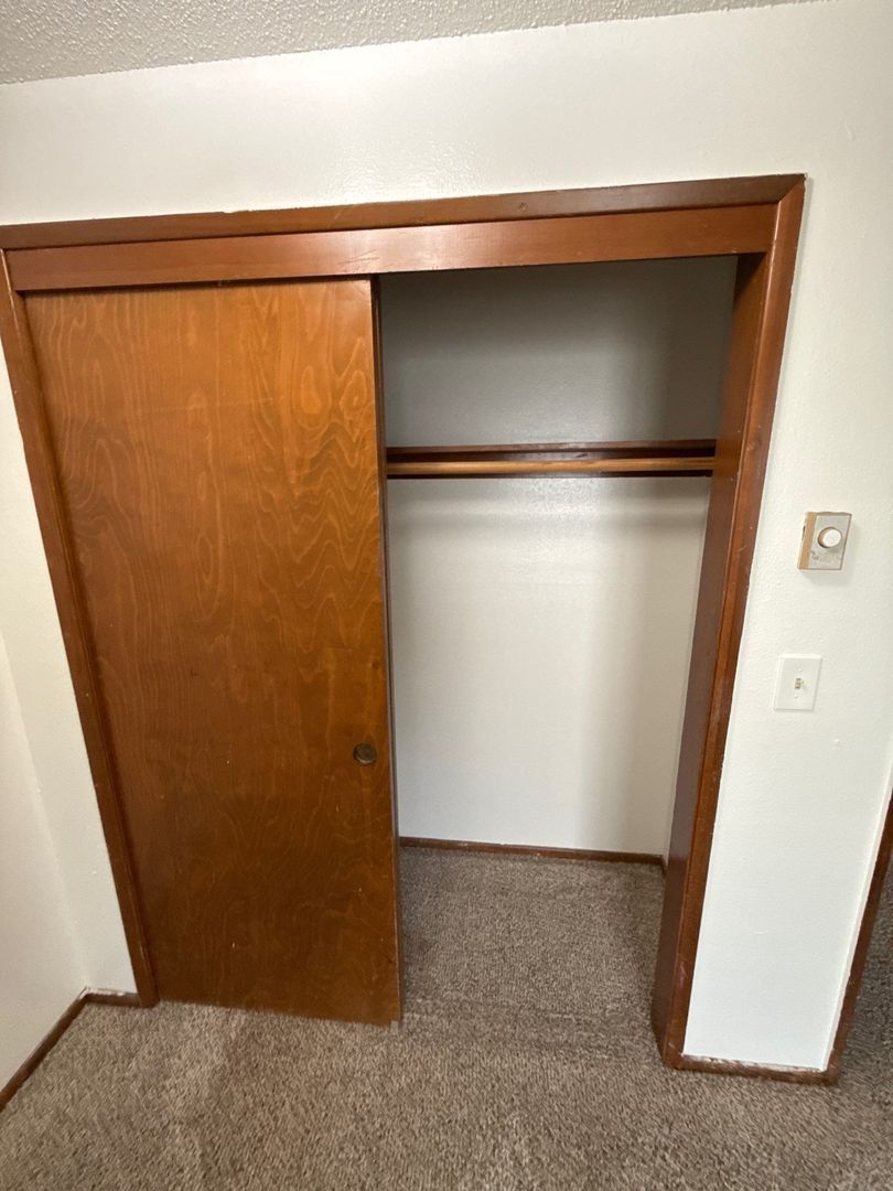 $1,095 First 6 Months, NE Salem 2 Bed 1 Bath 2nd Floor Apartment, W/S/G Paid | AVAILABLE NOW! property image