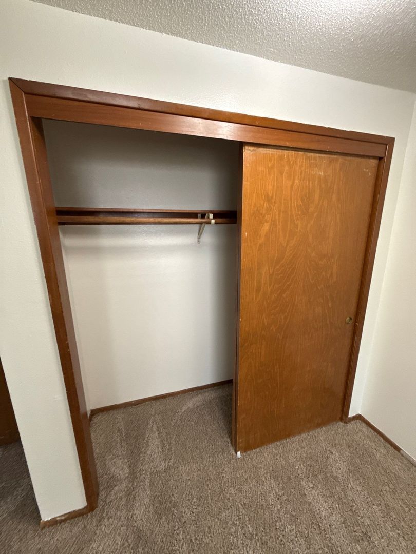 $1,095 First 6 Months, NE Salem 2 Bed 1 Bath 2nd Floor Apartment, W/S/G Paid | AVAILABLE NOW! property image