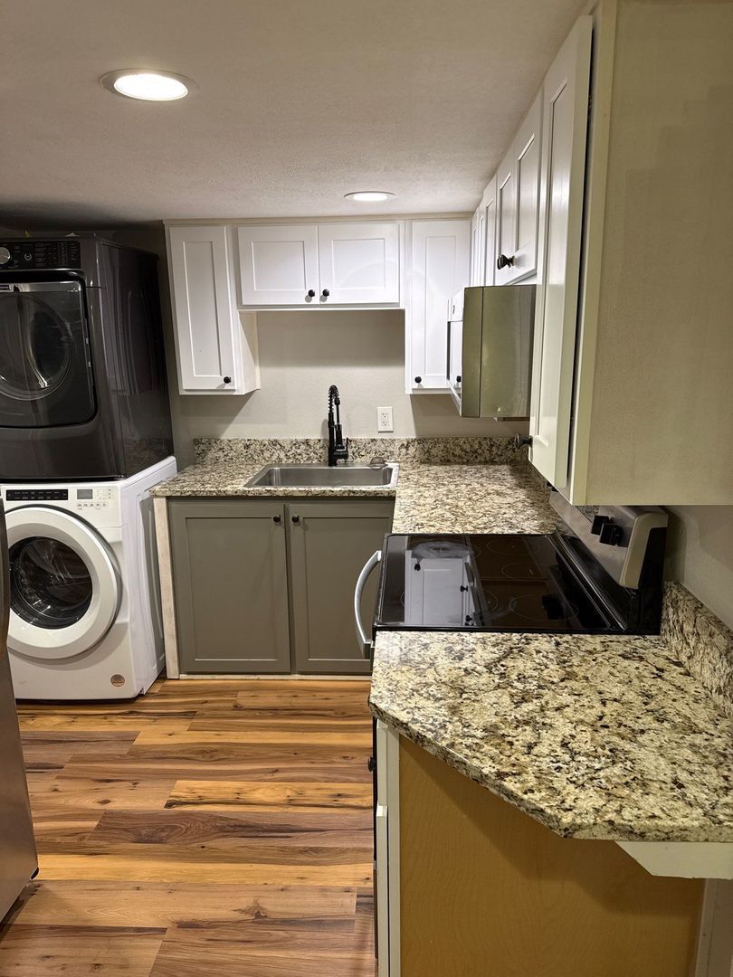 Spacious 3BR/1BA Lower Suite in South Salem – Private Entry, In-Unit Laundry (AVAILABLE NOW!) property image