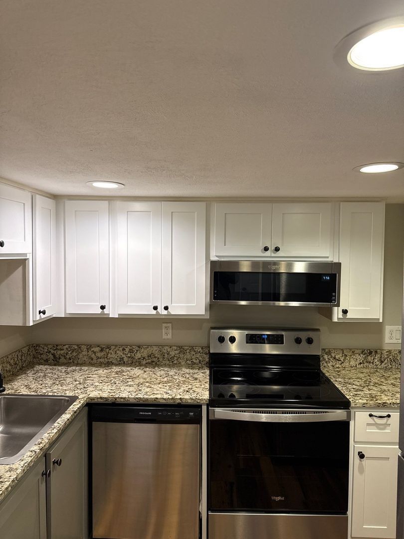 Spacious 3BR/1BA Lower Suite in South Salem – Private Entry, In-Unit Laundry (AVAILABLE NOW!) property image