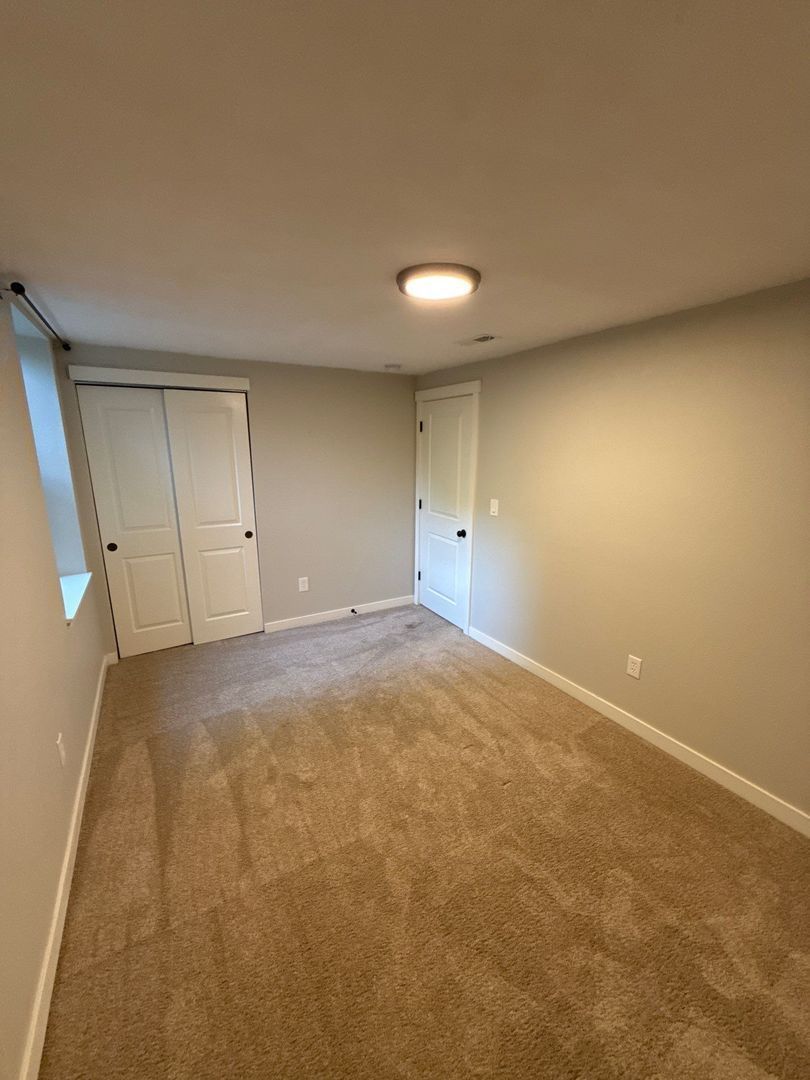 Spacious 3BR/1BA Lower Suite in South Salem – Private Entry, In-Unit Laundry (AVAILABLE NOW!) property image