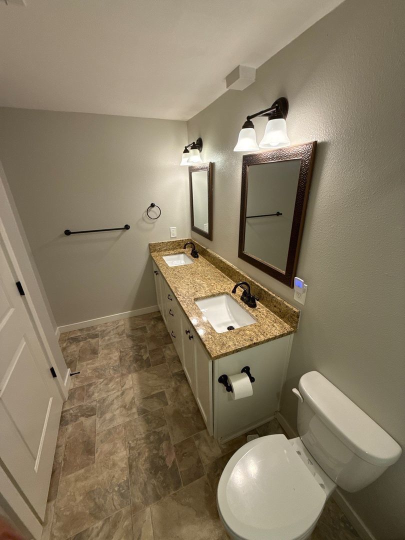 Spacious 3BR/1BA Lower Suite in South Salem – Private Entry, In-Unit Laundry (AVAILABLE NOW!) property image