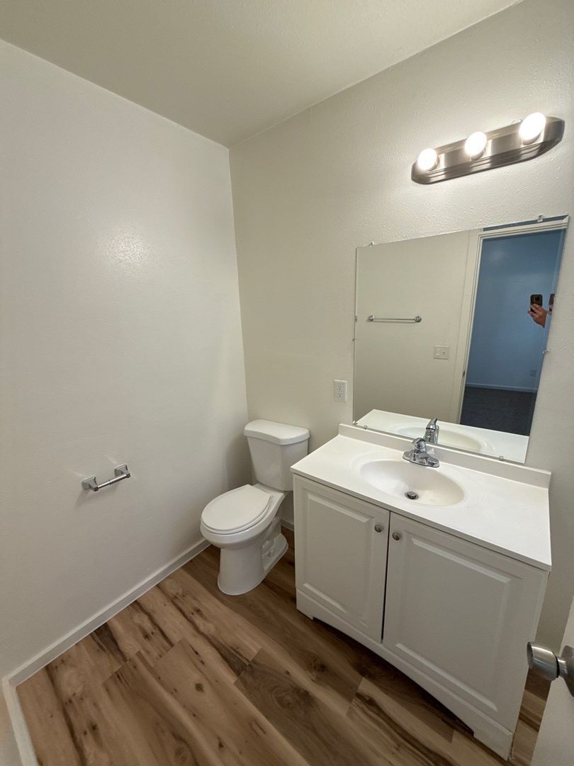 AVAILABLE NOW! NE Salem 1-Bedroom Apartment | W/S/G Included property image