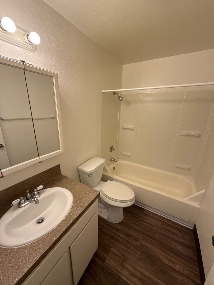 SE Salem 2 Bed 1 Bath 1 Story Complex, AVAILABLE NOW! property image