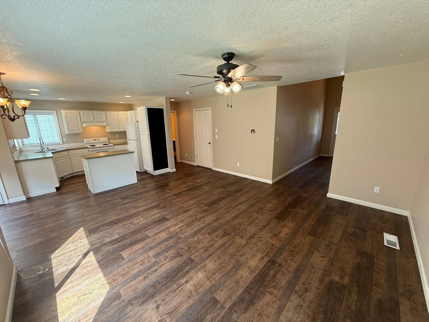 SE Salem 3 Bed 2.5 Bath Single Family Home, Double Car Garage, COMING SOON! property image