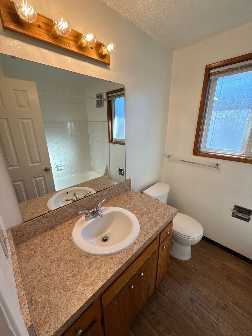 Charming Corvallis 2-Bedroom Duplex with Pet-Friendly Living – Available Now! property image
