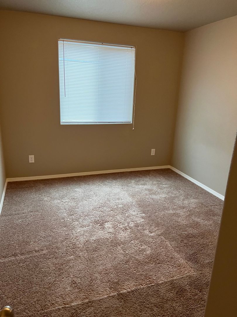 COMING SOON in Eugene! | Spacious 3 BD / 2 BA Single Family Home | Pets Welcome! property image