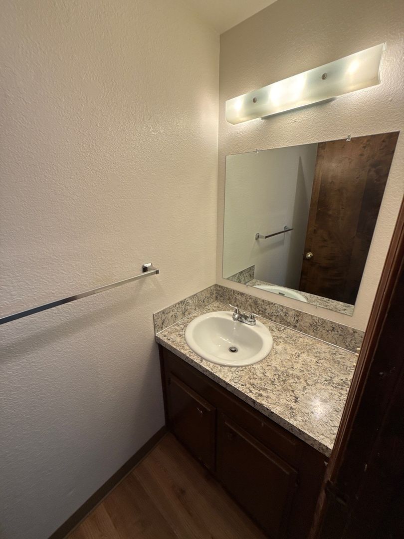 Spacious 2-Bedroom Corvallis Duplex with 1.5 Baths – Move-In Ready and Available Now! property image