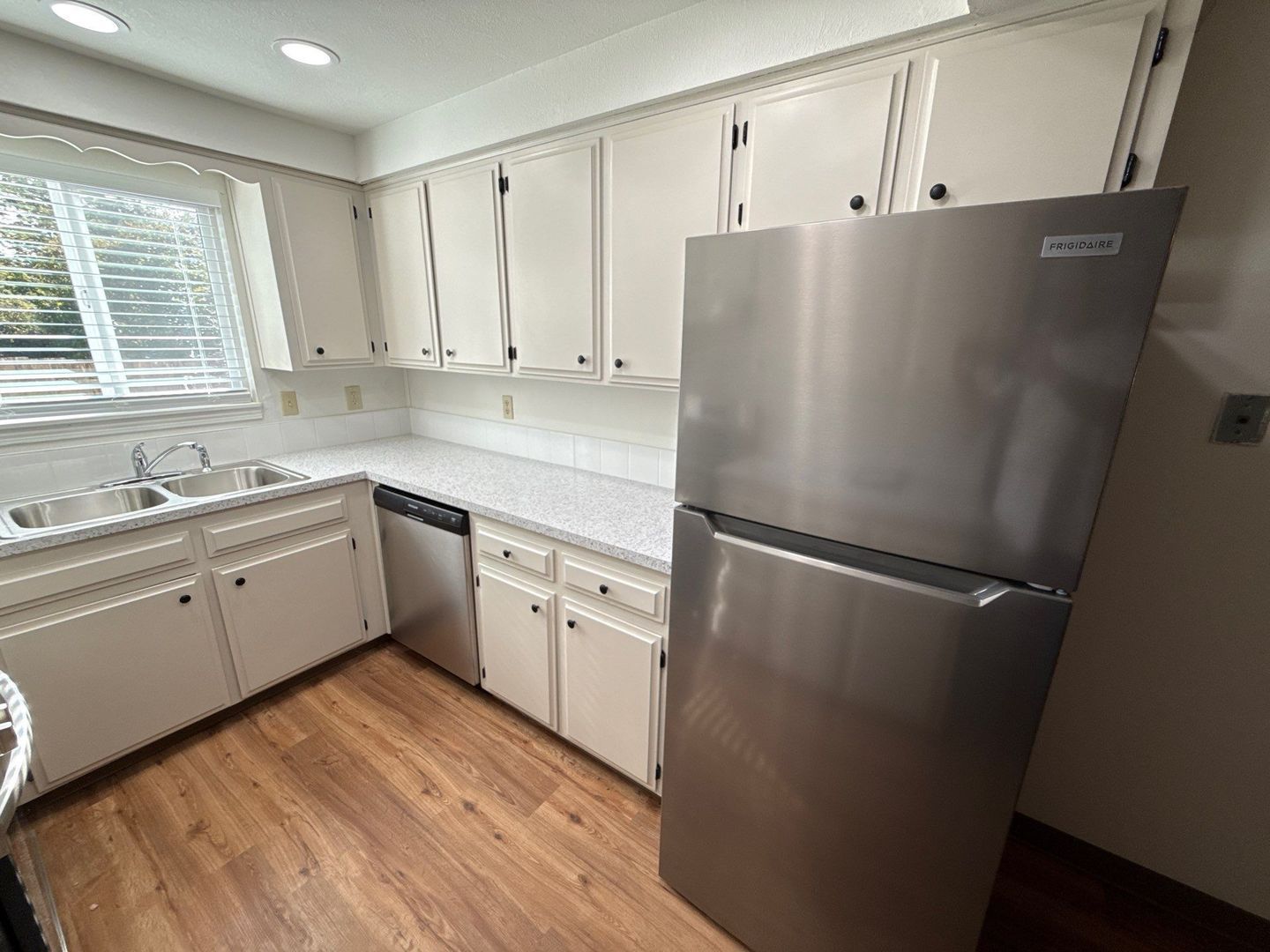 Spacious 3-Bedroom Corvallis Duplex with 1.5 Baths – Move-In Ready and Available Now! property image
