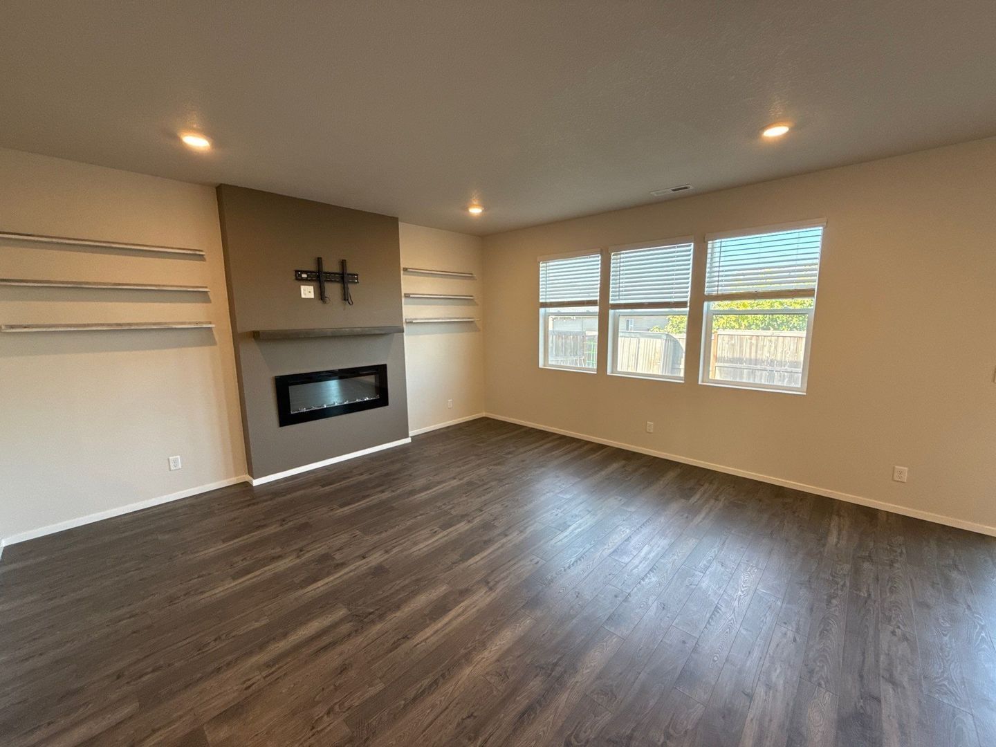Woodburn 5 Bed + Bonus Room, 3 Bath 2-Story Home with Fully Fenced Yard | AVAILABLE NOW! property image