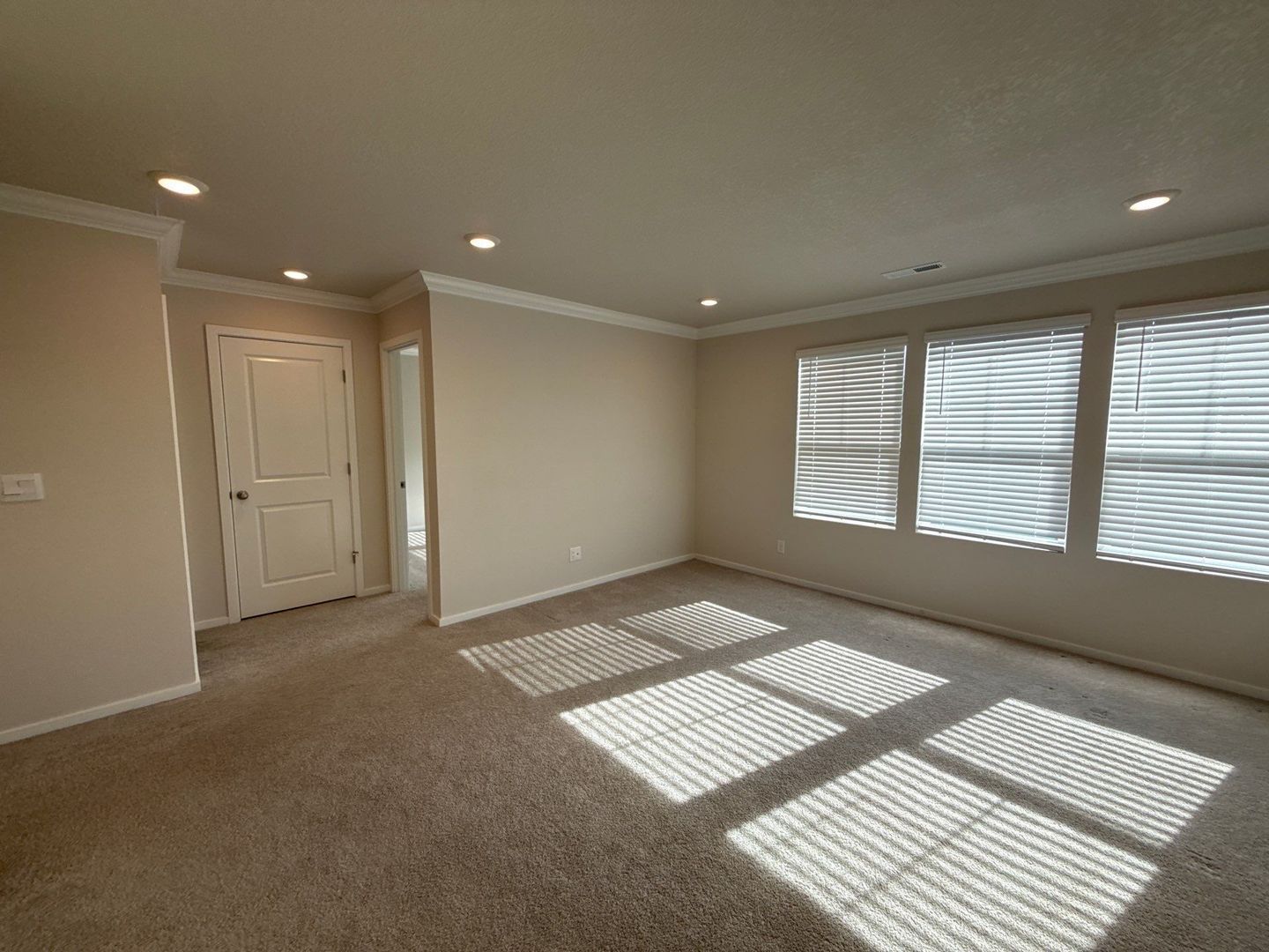 Woodburn 5 Bed + Bonus Room, 3 Bath 2-Story Home with Fully Fenced Yard | AVAILABLE NOW! property image