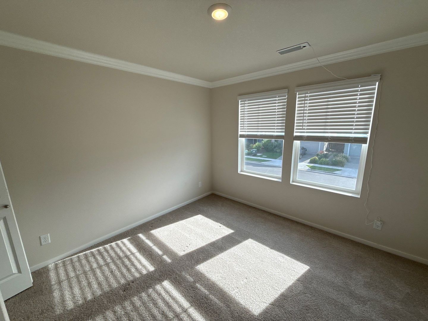 Woodburn 5 Bed + Bonus Room, 3 Bath 2-Story Home with Fully Fenced Yard | AVAILABLE NOW! property image
