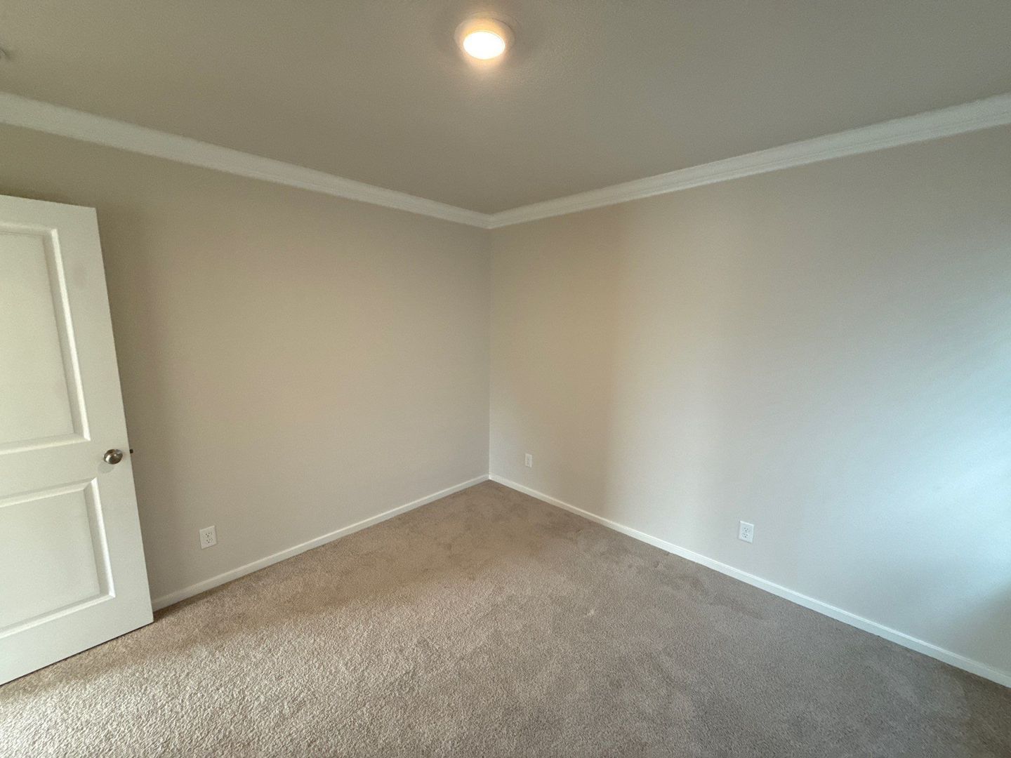 Woodburn 5 Bed + Bonus Room, 3 Bath 2-Story Home with Fully Fenced Yard | AVAILABLE NOW! property image