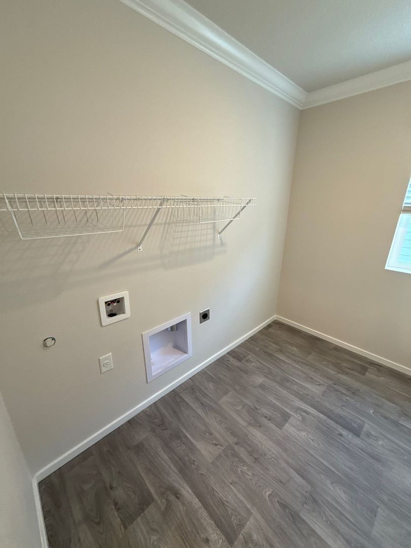 Woodburn 5 Bed + Bonus Room, 3 Bath 2-Story Home with Fully Fenced Yard | AVAILABLE NOW! property image