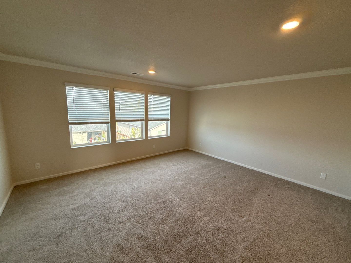 Woodburn 5 Bed + Bonus Room, 3 Bath 2-Story Home with Fully Fenced Yard | AVAILABLE NOW! property image