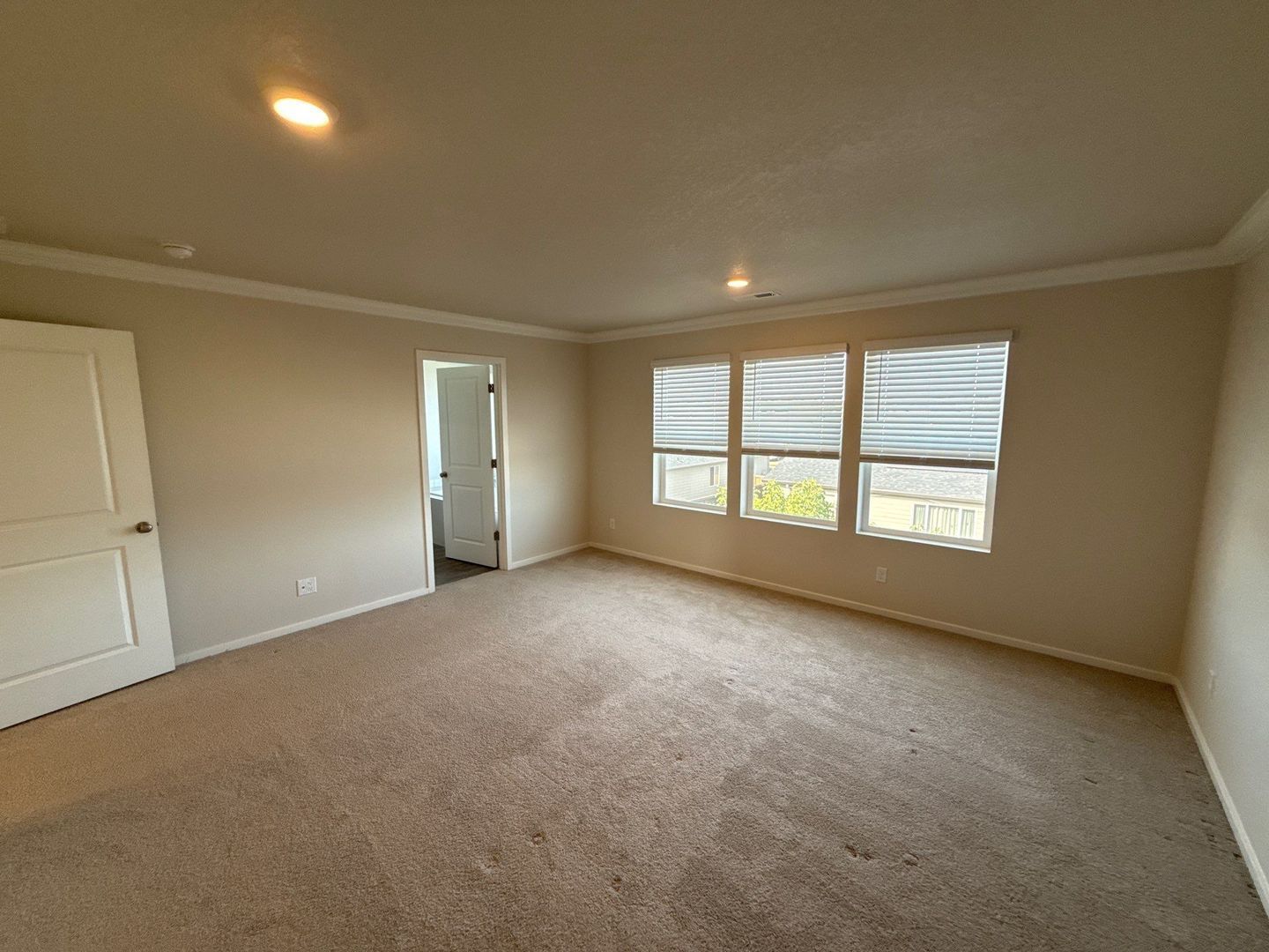 Woodburn 5 Bed + Bonus Room, 3 Bath 2-Story Home with Fully Fenced Yard | AVAILABLE NOW! property image
