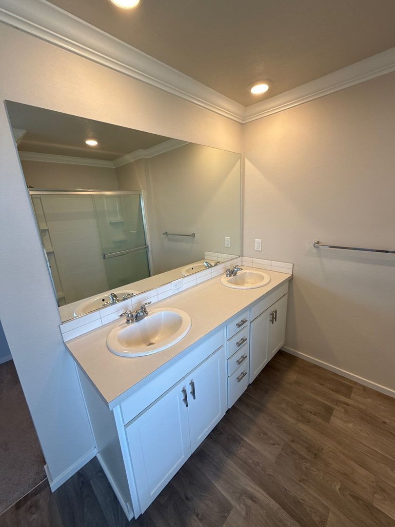 Woodburn 5 Bed + Bonus Room, 3 Bath 2-Story Home with Fully Fenced Yard | AVAILABLE NOW! property image