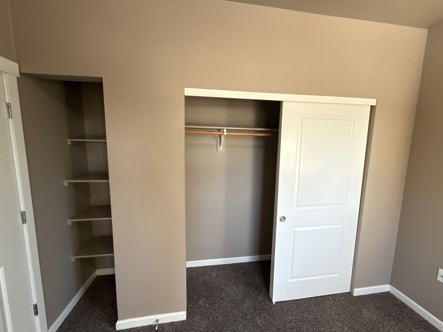 NE Newer Community 3/2, Flat Fee for W/S/G deck and AC!, AVAILABLE NOW! property image