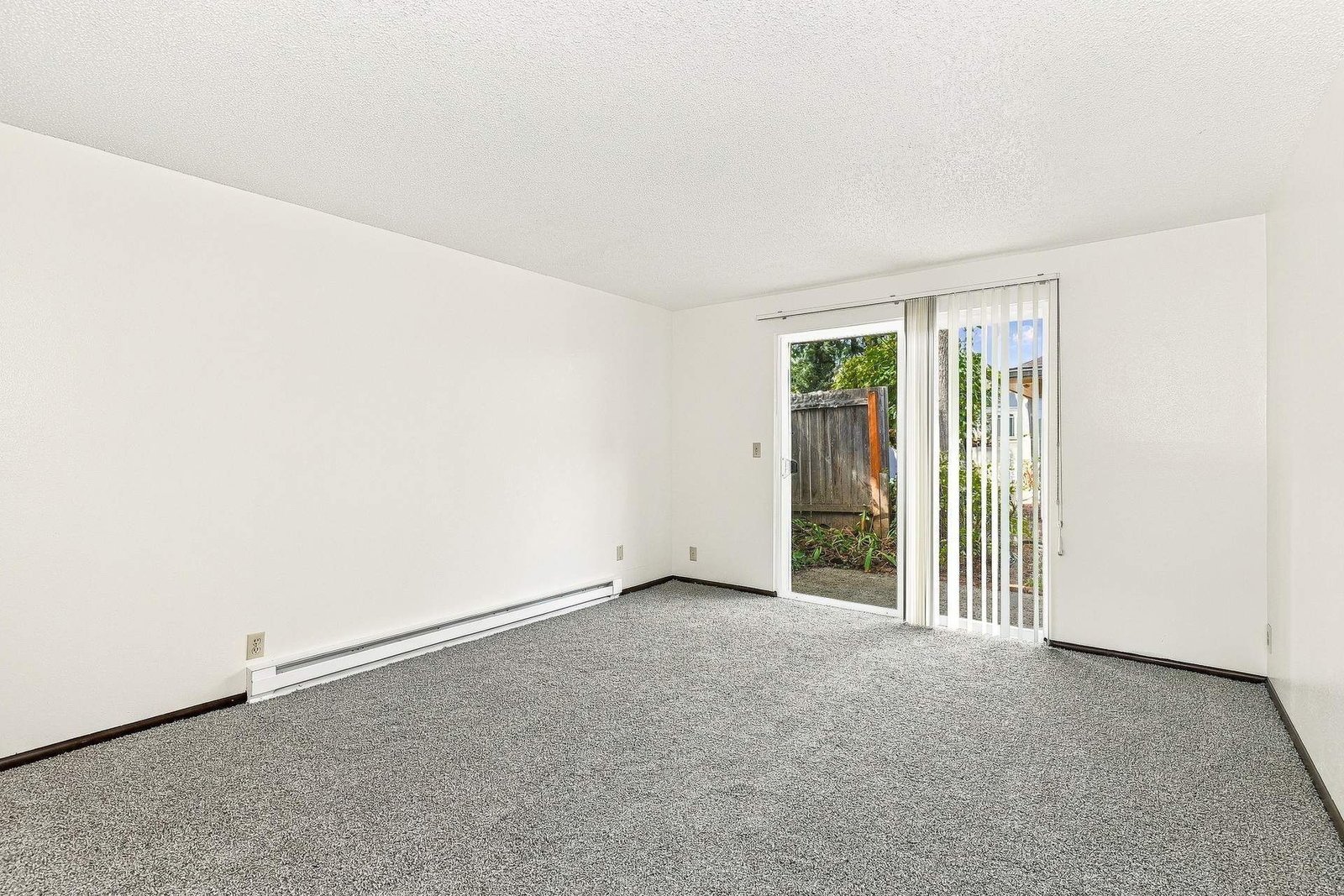 SE Salem 2 Bed 1 Bath 1 Story Complex, AVAILABLE NOW! property image