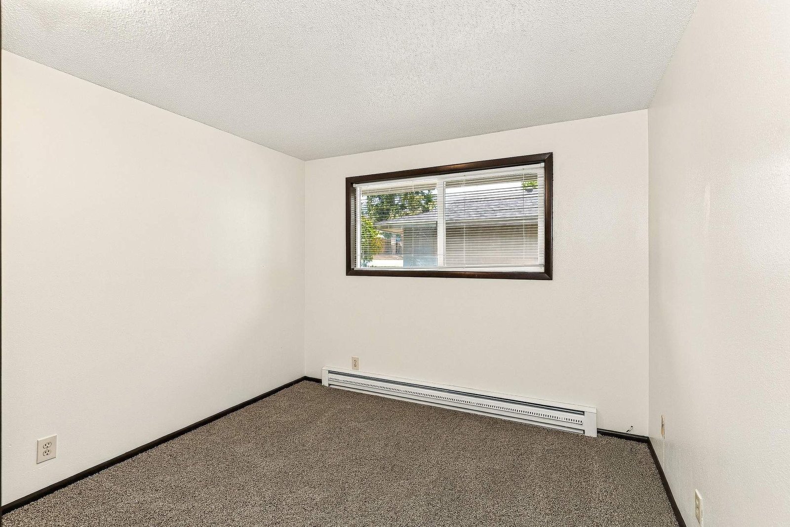 SE Salem 2 Bed 1 Bath 1 Story Complex, AVAILABLE NOW! property image