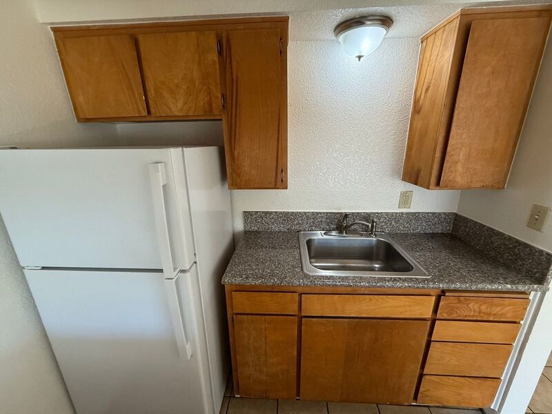 SW Albany, 1 Bed, 1 Bath, Spacious 1st Floor Apartment, Flat Fee for W/S/G, COMING SOON! property image