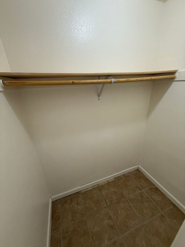 SW Albany, 1 Bed, 1 Bath, Spacious 1st Floor Apartment, Flat Fee for W/S/G, COMING SOON! property image