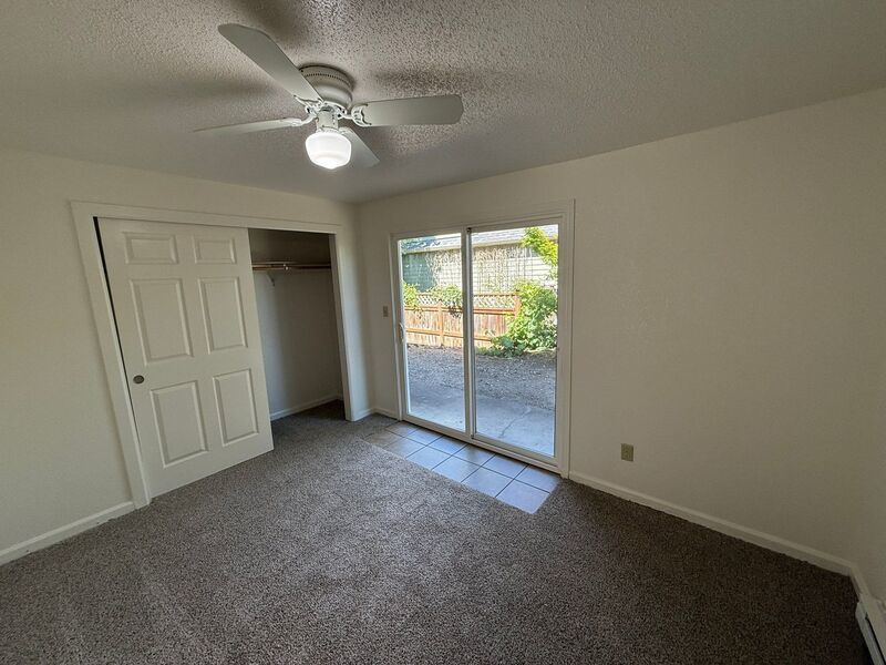 SW Albany, 1 Bed, 1 Bath, Spacious 1st Floor Apartment, Flat Fee for W/S/G, COMING SOON! property image