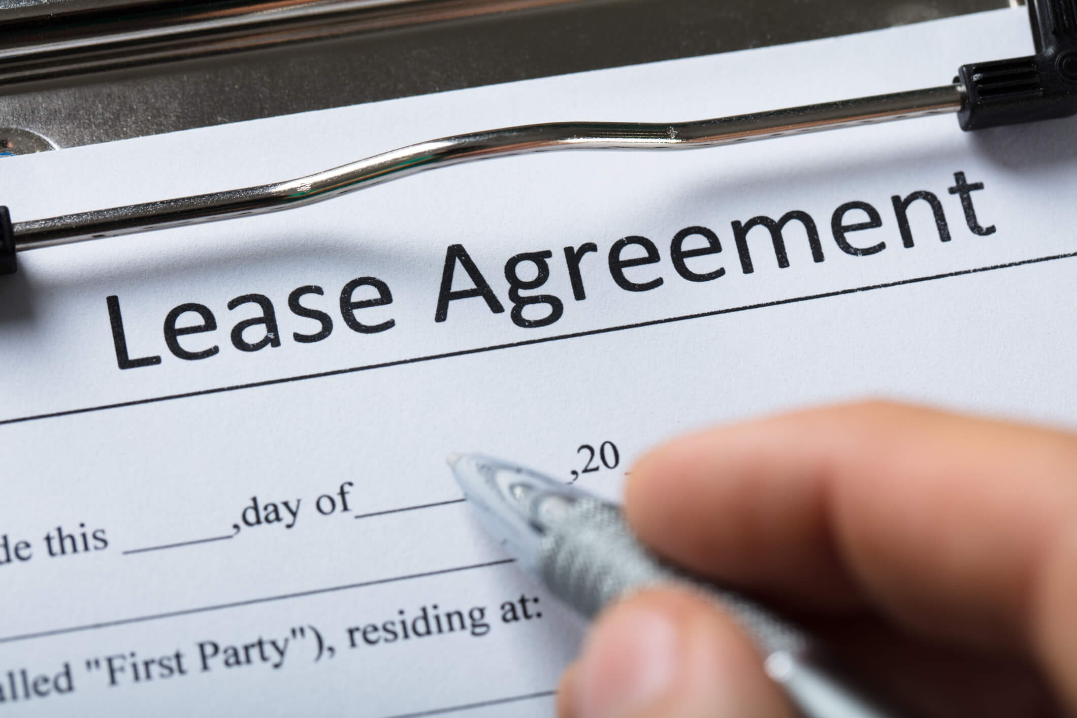 How Long of a Lease Should I Offer My Tenant?